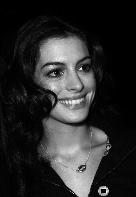 Anne Hathaway joins Tom Cruise in Days of Thunder sequel