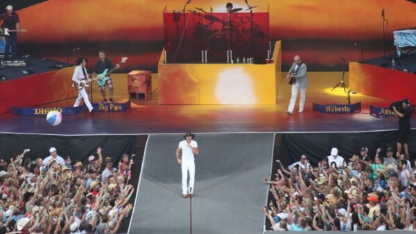 Tim McGraw laughs off a hard fall during Cincinnati show