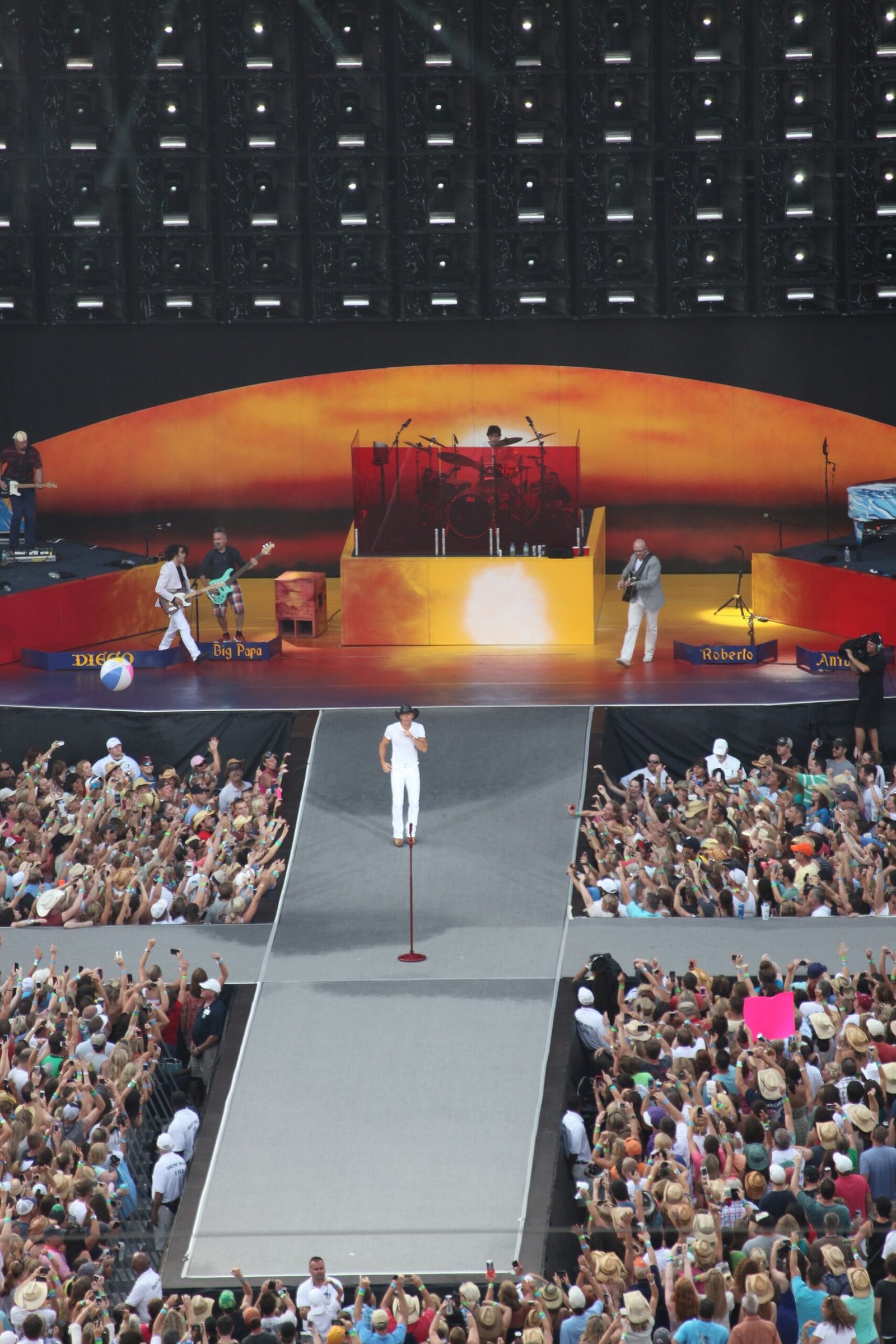 Tim McGraw laughs off a hard fall during Cincinnati show
