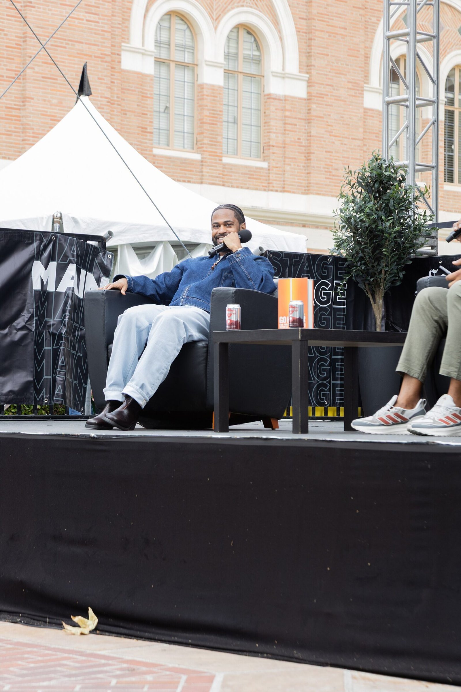 Big Sean and Kanye West Reunite on a Chicago Stage