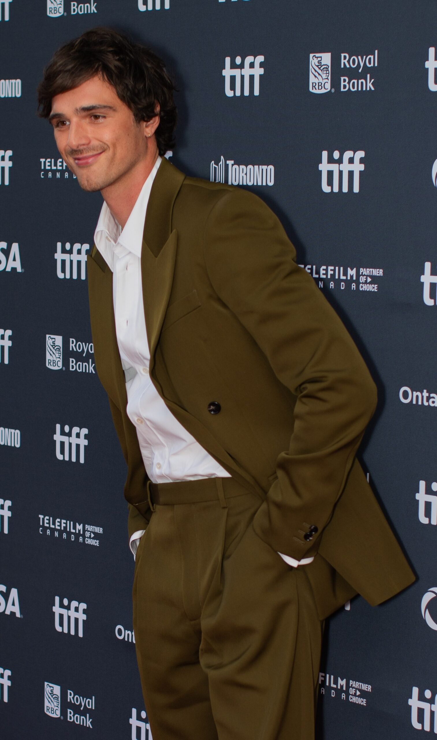 Jacob Elordi Asks Photographers to Back Off During Paris Walk