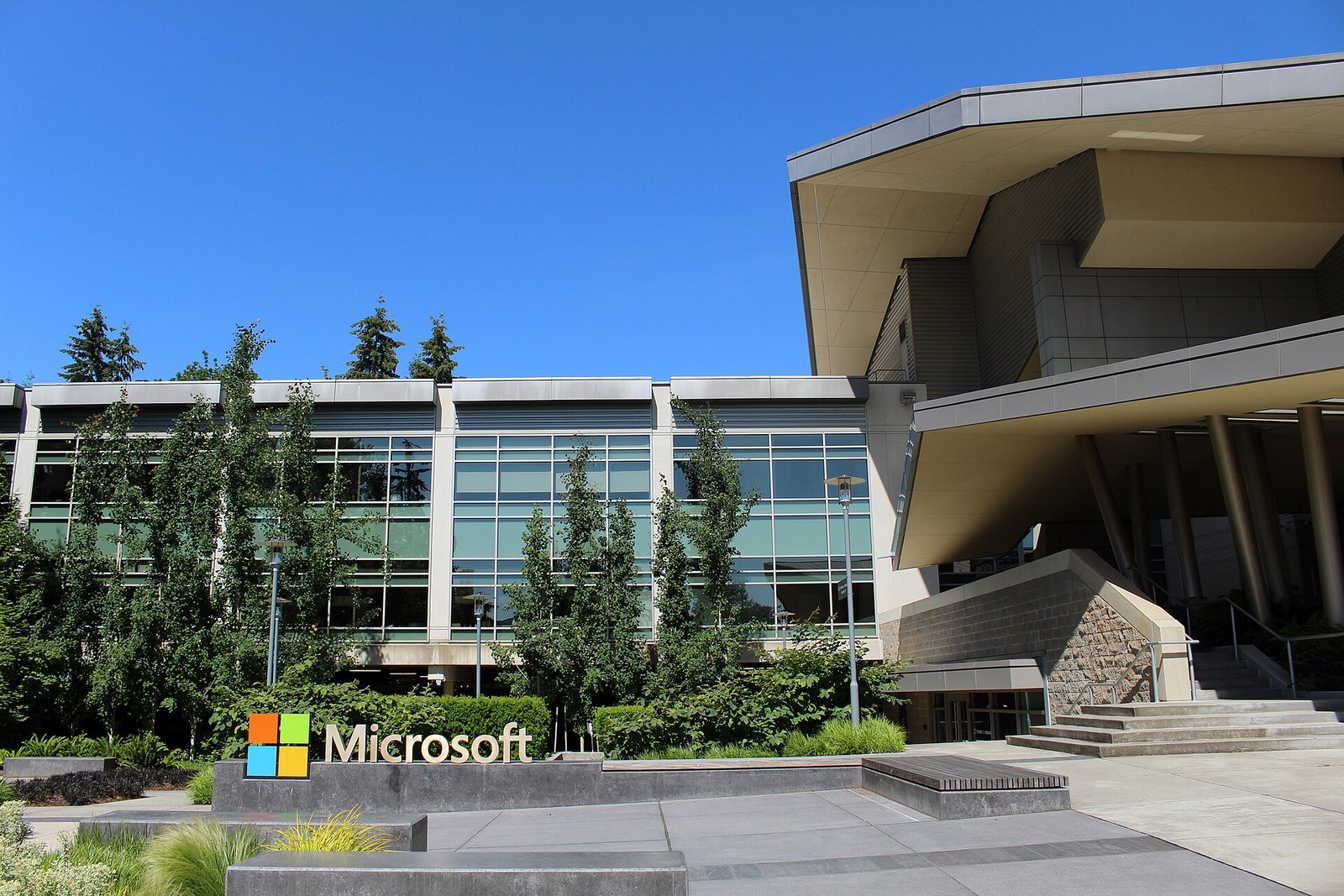 Microsoft Sets October 7 Windows and Surface Event