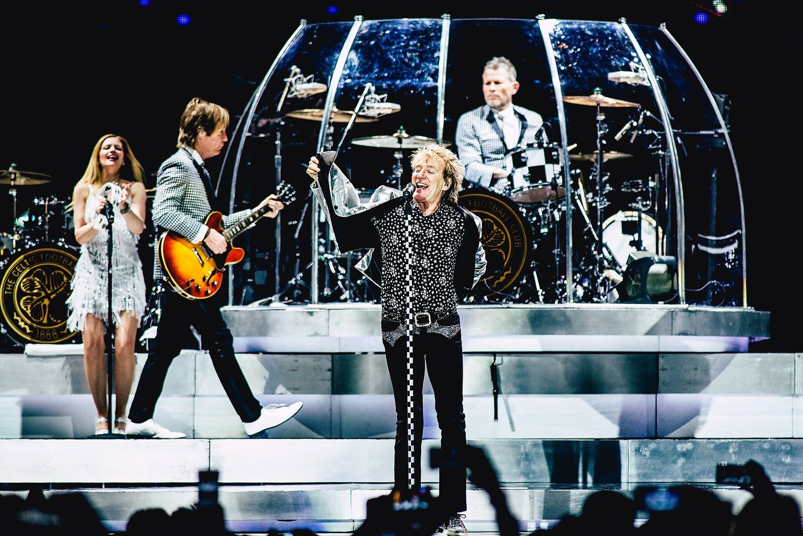 Rod Stewart Sets ‘The Final Encore’ Farewell Tour for 2027