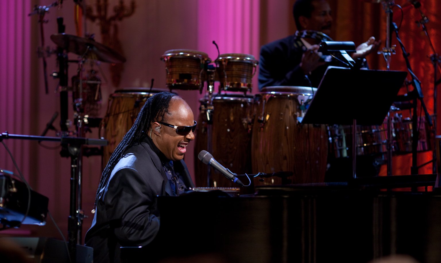 Stevie Wonder Sets an 18-Date Anniversary Tour