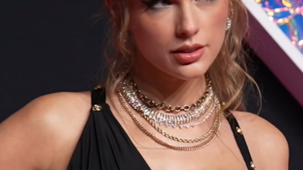 Taylor Swift Breaks the All-Time MTV VMAs Record