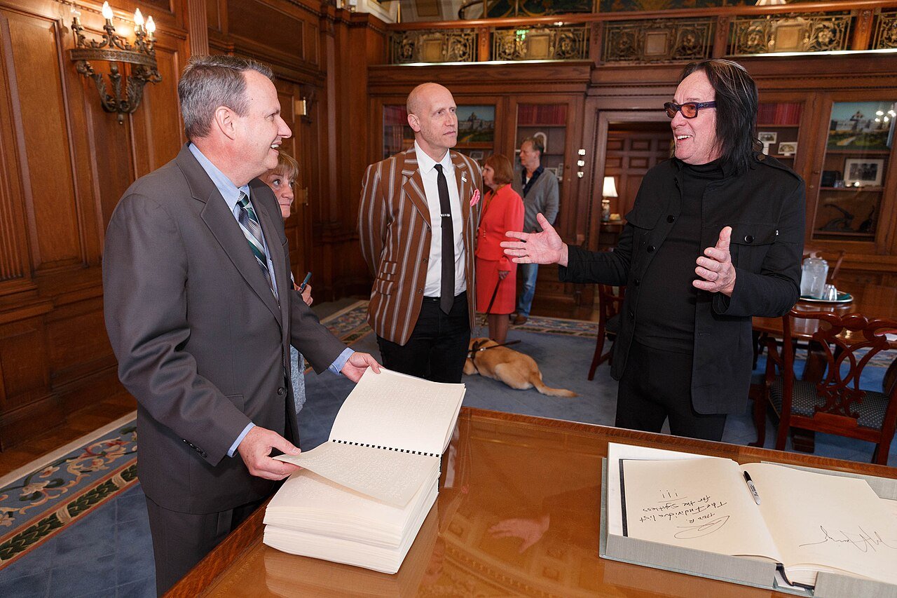 Todd Rundgren Reignites the Taylor Swift Debate
