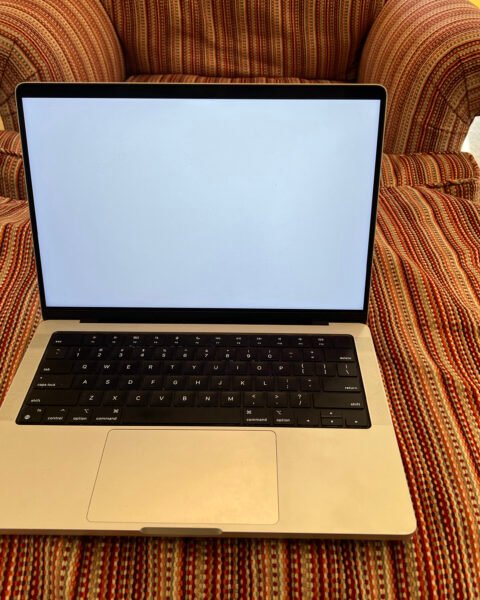 Apple Unveils 14-Inch MacBook Pro With M6 Chip