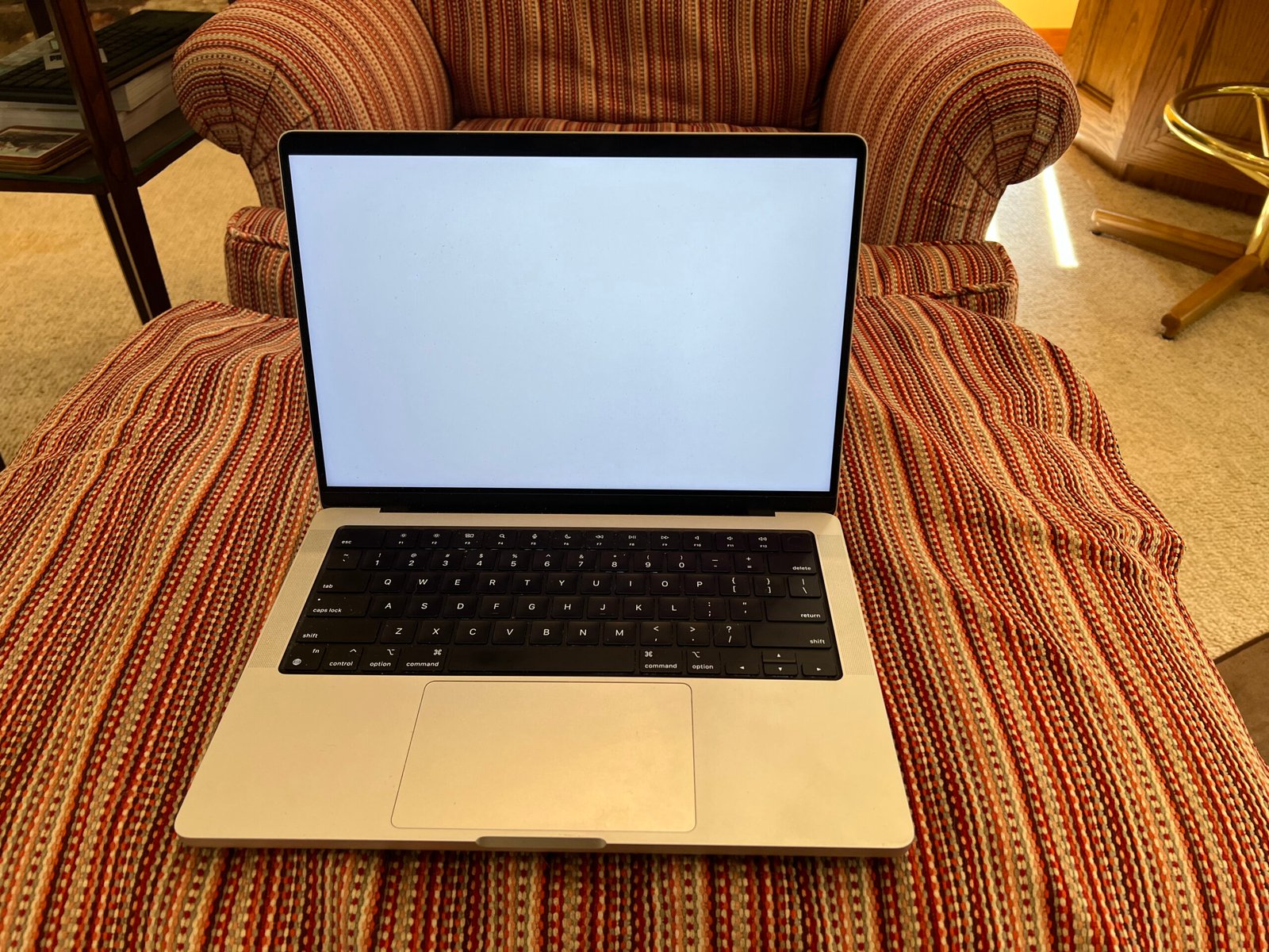 Apple Unveils 14-Inch MacBook Pro With M6 Chip
