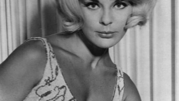 Elke Sommer, Star of ‘A Shot in the Dark,’ Dies at 85