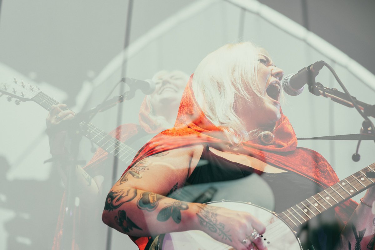 Elle King Marries Dan Tooker in a Forest Ceremony
