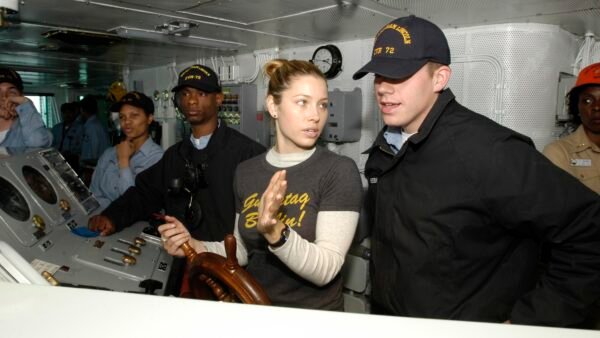 Jessica Biel Wants the ‘7th Heaven’ Reboot to Tackle Modern Family Life