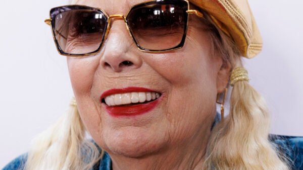 Joni Mitchell Becomes a U.S. Citizen After 62-Year Journey