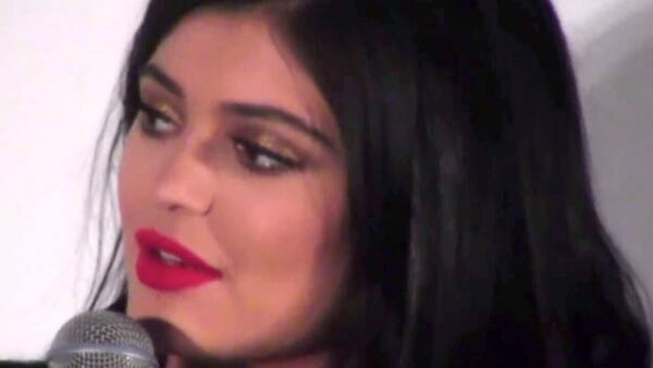 Kylie Jenner Makes a Surprise Victoria’s Secret Runway Debut