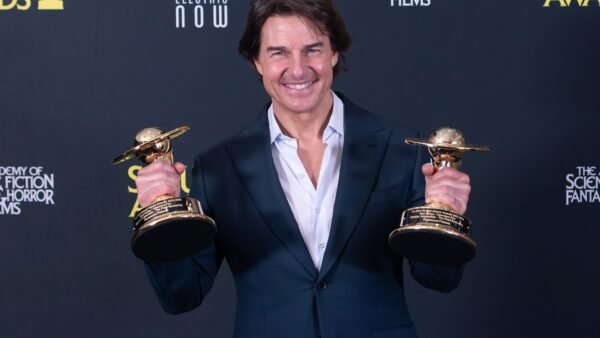 Tom Cruise Thanks ‘Digger’ Team as the Film Opens Softly