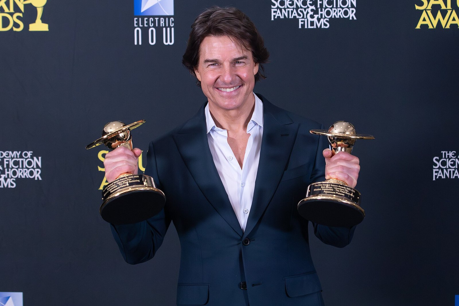 Tom Cruise Thanks ‘Digger’ Team as the Film Opens Softly